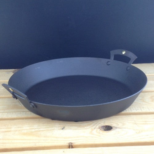 Netherton Foundry Prospector Pan 12'. The Netherton Foundry Prospector Pan is the must have pan for those who love to cook. Made from spun iron using age old techniques, it is exceptionally versatile and superb for frying, grilling and oven to table serving. 