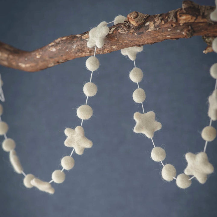 Southwold Star & Pom Pom Garland